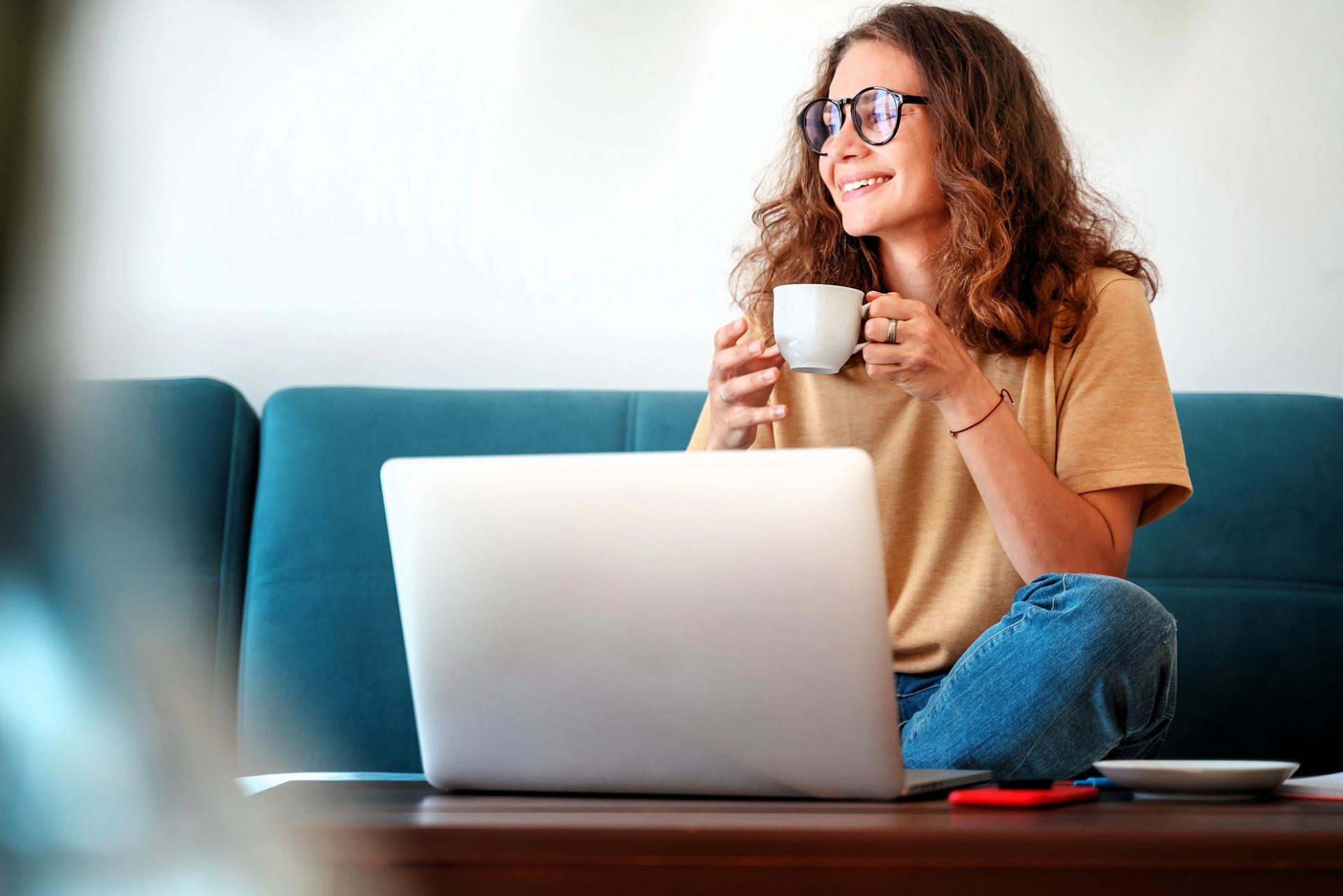 Estudiante organizando horario de clases flexible
